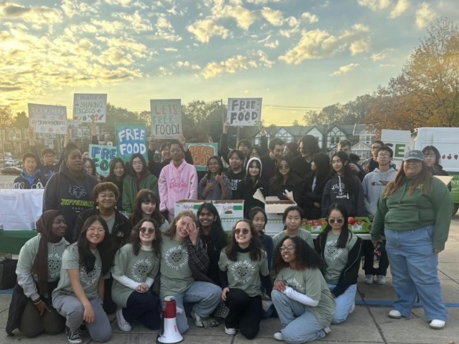 A group of Feeding Philly volunteers