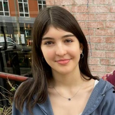 Head shot of Leila Golzari-Hunt