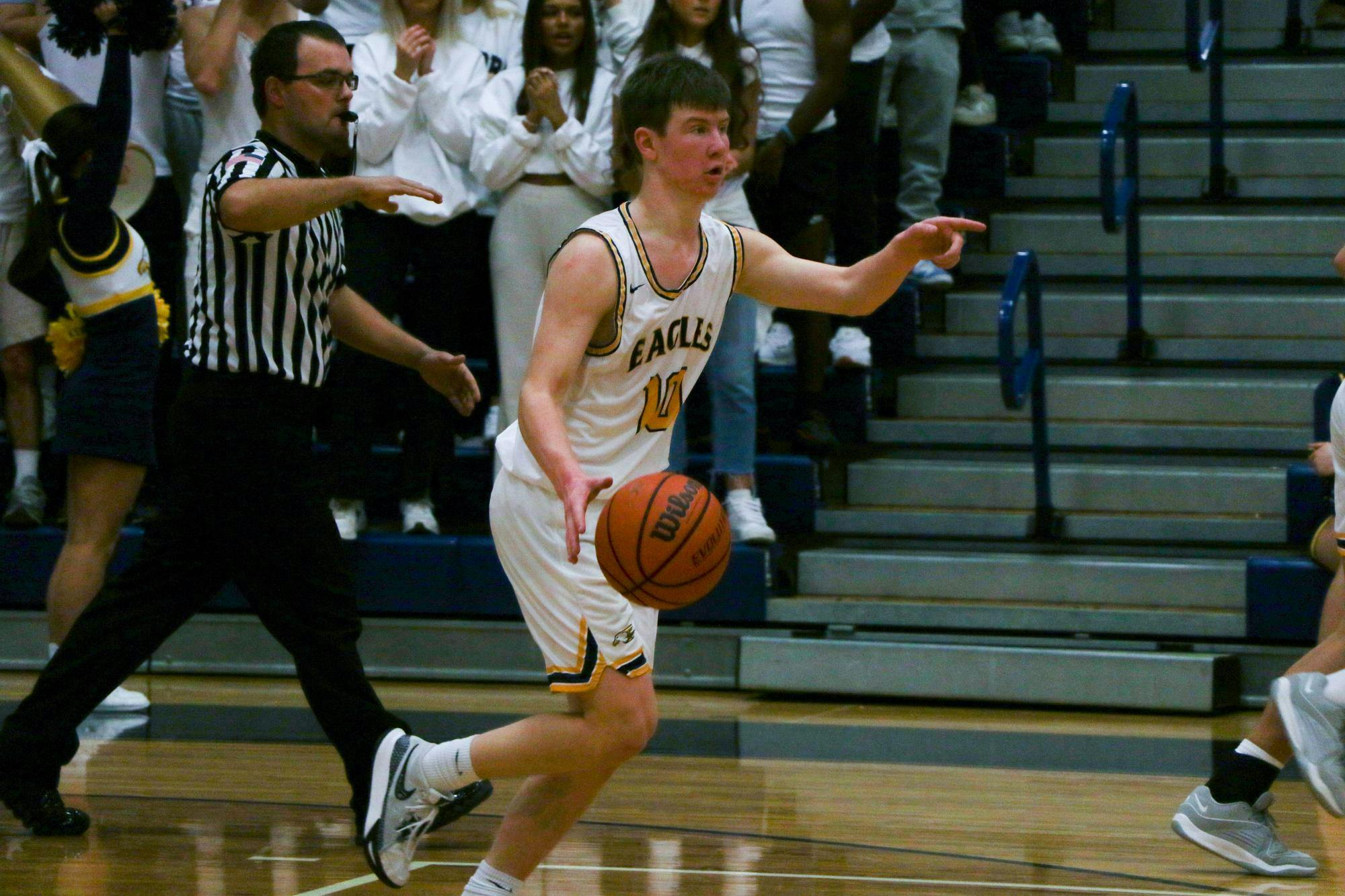 Delta senior Jonny Manor dribbles Dec. 9 during a game against Yorktown at Delta High School. Zach Carter, DN.