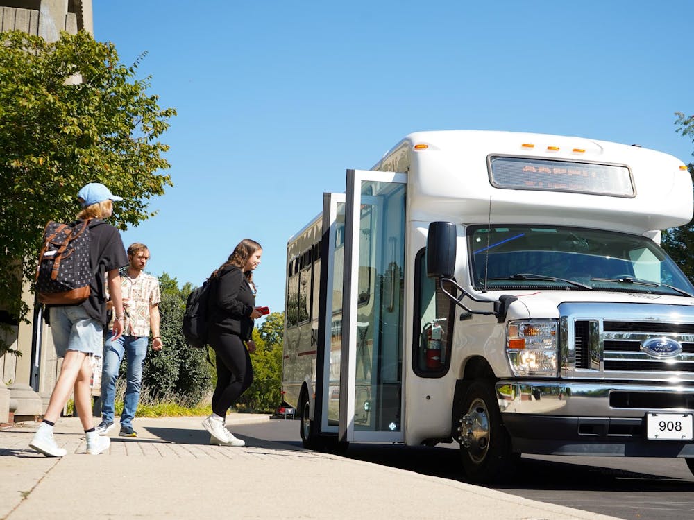 Ball State students get on the bus Sept. 2 at Ball State University. Isabella Kemper, DN