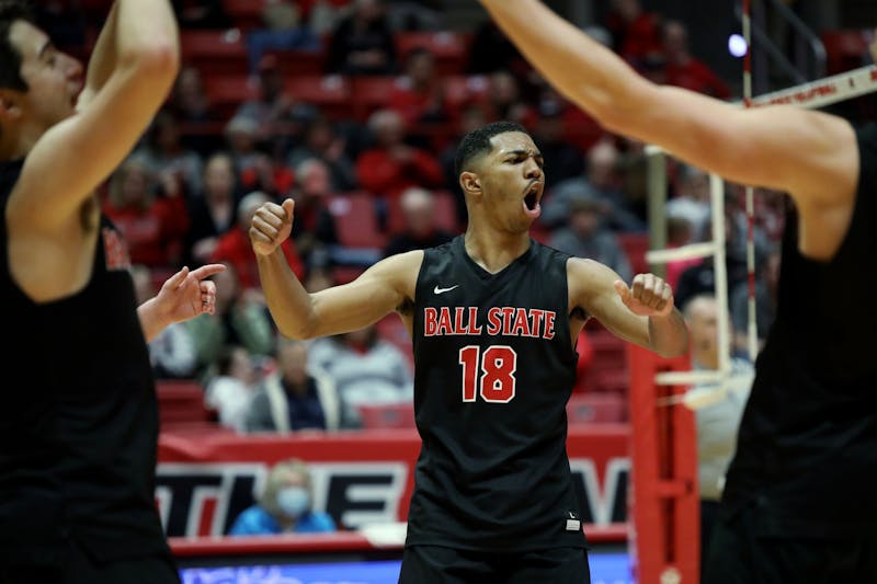 Ball State Men's Volleyball Beat Lewis 3-0 on Senior Night