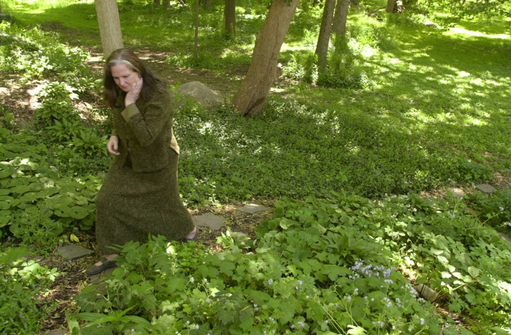 KRT LIFESTYLE STORY SLUGGED: NATIVE KRT PHOTOGRAPH BY KELLY WILKINSON/INDIANAPOLIS STAR (KRT8- June 1) Denise Deig enjoys her naturalistic gardens and woodland property that sits overlooking White River in Indiana. This shade garden is one of her favorites. (INS) AP PL KD 2000 (Horiz) (lde) (Additional photos available on KRT Direct, KRT/PressLink or upon request)
