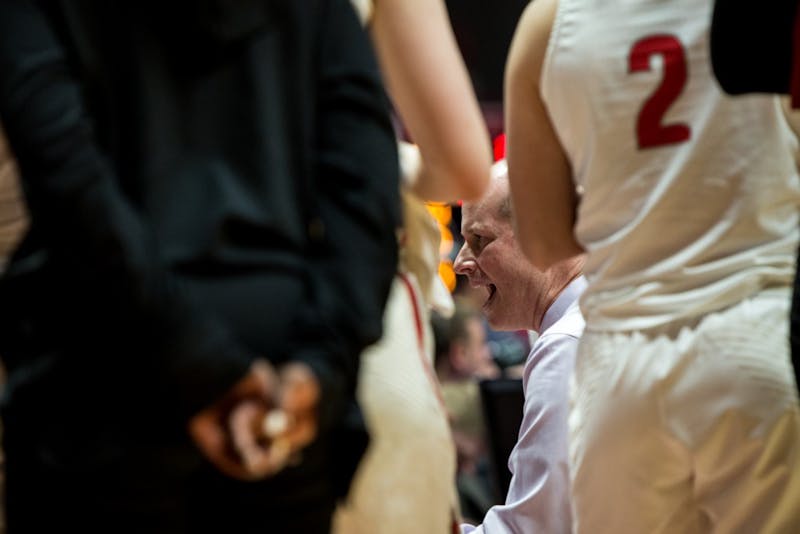 Ball State Head Women’s Basketball Coach Brady Shallee talks to his players in John E. Worthen Arena Jan. 23, 2019, during the fourth quarter of their game against Kent State. The two teams were back and fourth the whole game on who had the lead, but Ball State closed out with a win. Eric Pritchett,DN