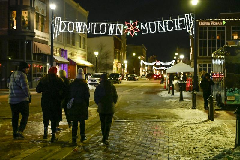 GALLERY: Downtown Muncie kicks off the holiday season with annual tree ...