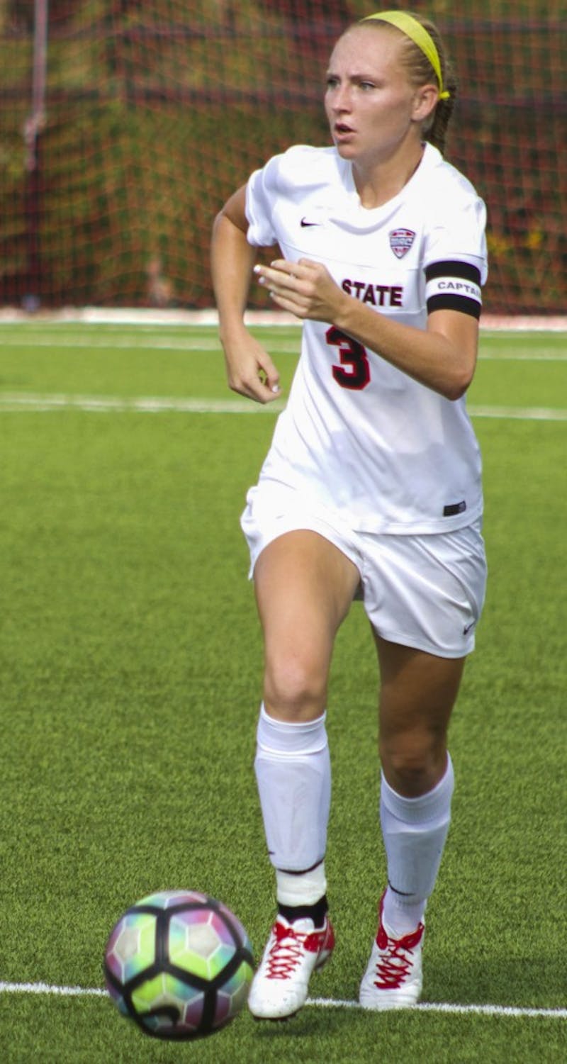 Cardinals outshoot Mastadons 33-9 in 2-0 victory