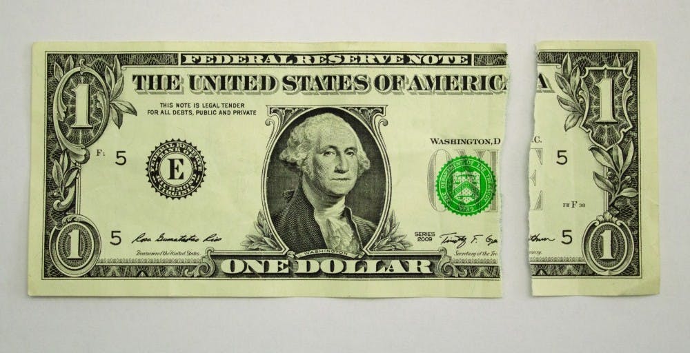 A recent study conducted by the American Association of University Women found that Indiana ranked 40th out of the 50 states for gender pay gaps. The report, which uses data collected by the Bureau of Labor Statistics and the U.S. Census Bureau, shows that women earn 76 cents to every dollar a man earns and that the United States averaged a 20 percent wage gap. Grace Ramey // DN