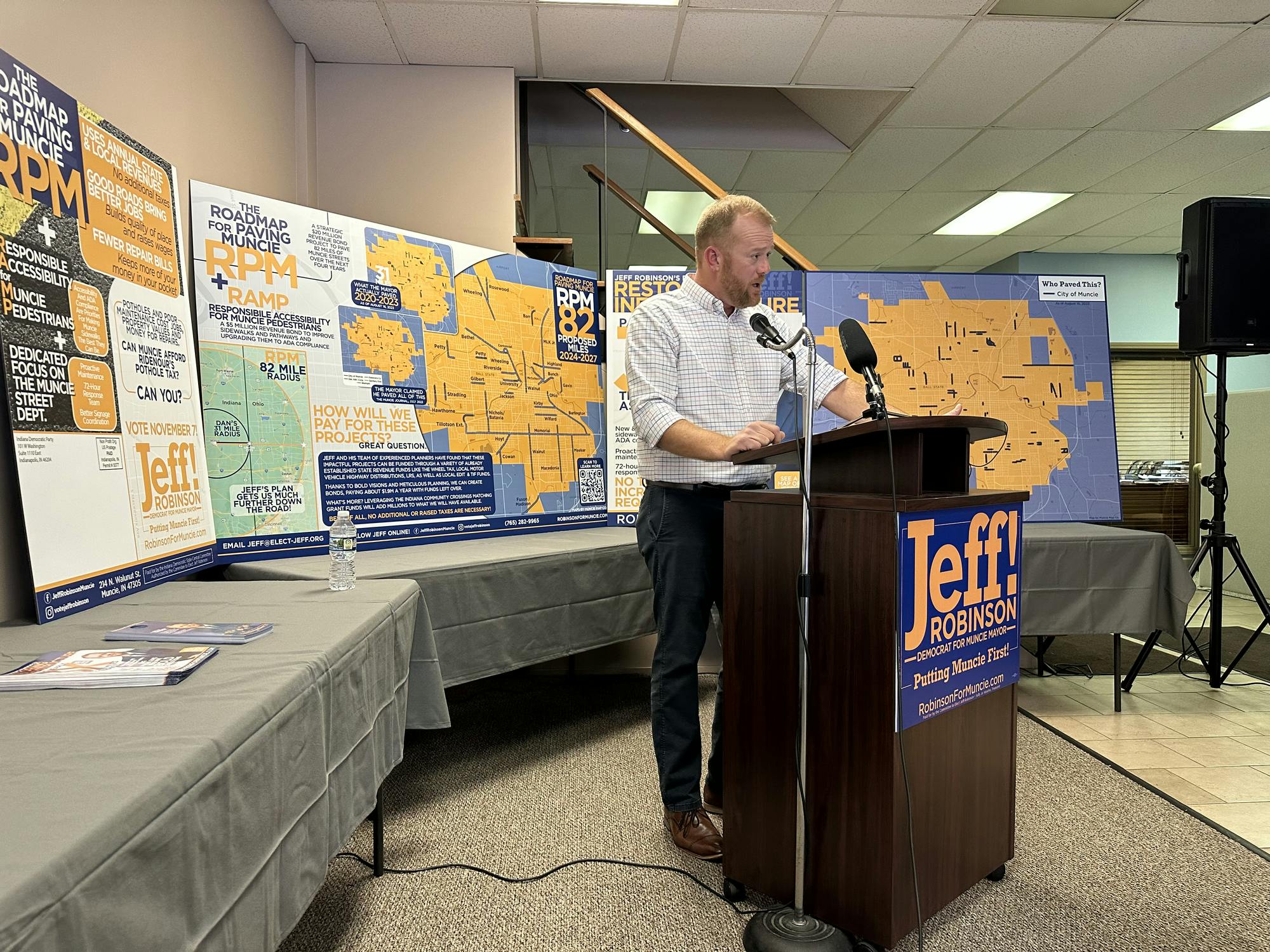 Muncie City Council President and Democratic candidate for mayor Jeff Robinson speaks at a press conference at the Delaware County Democrat Headquarters Sept. 12. Robinson announced his plan for infrastructure, which includes road paving and maintenance, at the event. Daniel Kehn, DN