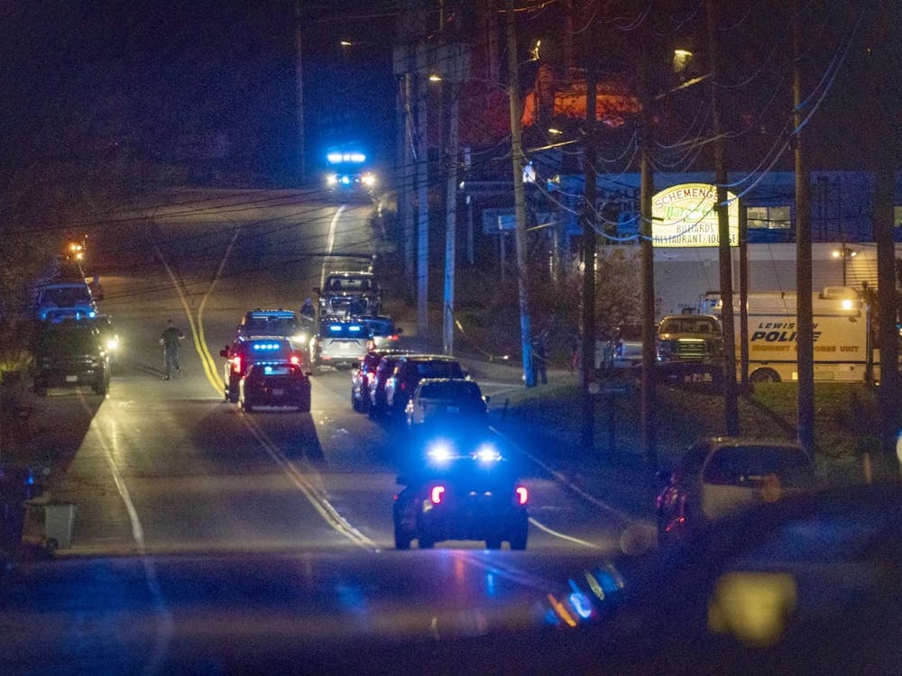 Police respond to an active shooter situation in Lewiston, Maine, Wednesday, Oct. 25, 2023 (AP Photo/Robert F. Bukaty)