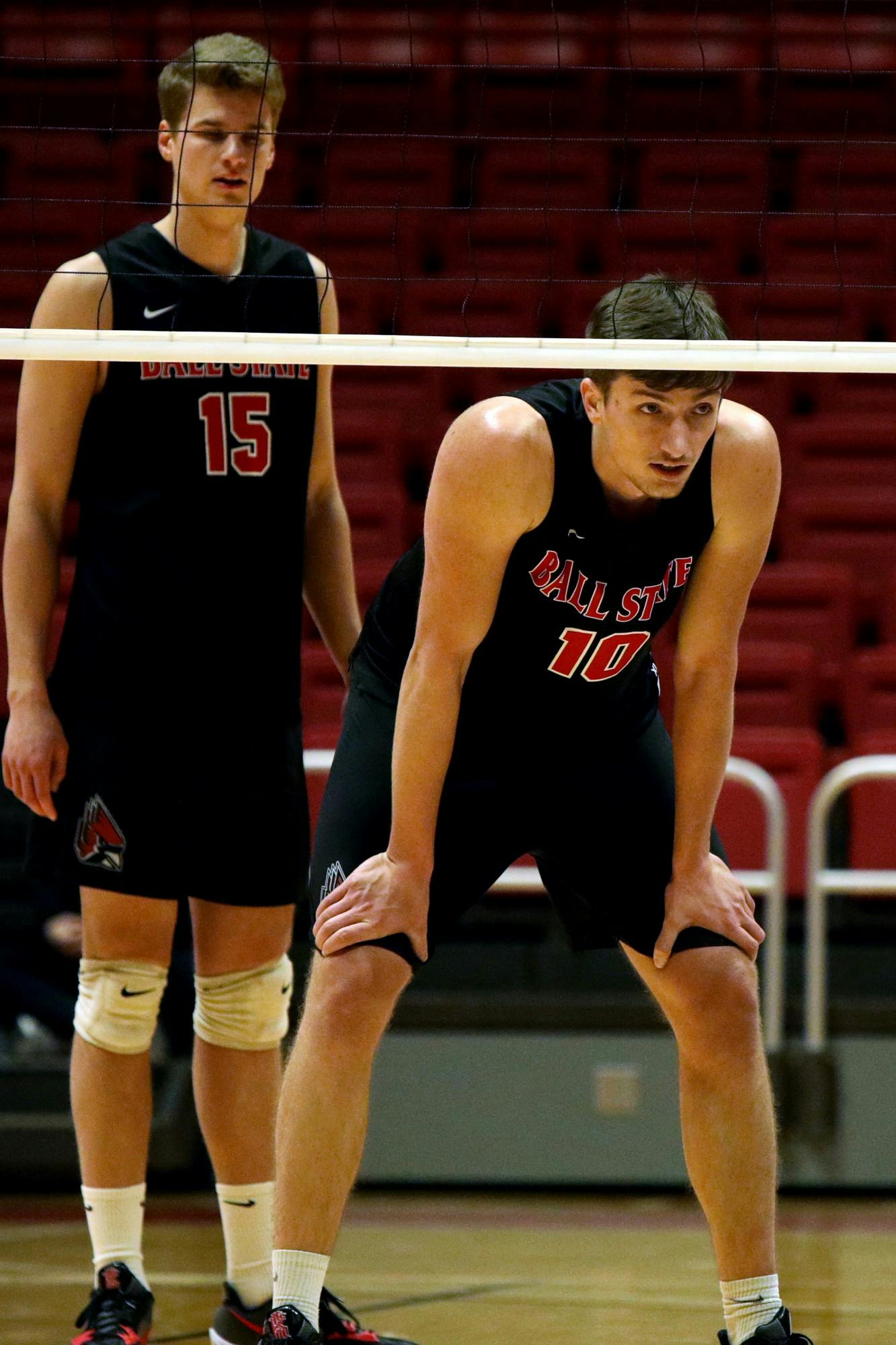 Graduate student opposite Angelos Mandilaris (10) prepares for George Mason's men's volleyball team to serve the ball on Jan. 21, 2022 at Worthen Arena in Muncie, IN. Amber Pietz, DN