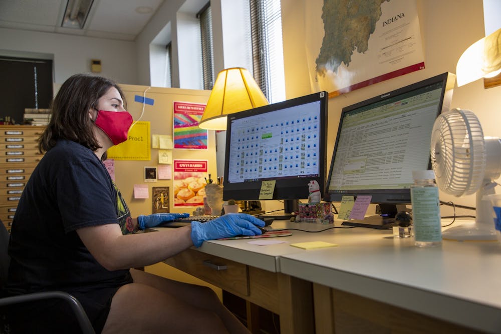 <p>Senior anthropology major Kiera McWhinney organizes completed 3D scans on her computer in the Applied Anthropology Lab, Aug. 30. Including editing, McWhinney can usually complete six or seven 3D scans during one five-hour shift. <strong>Grace McCormick, DN</strong></p>