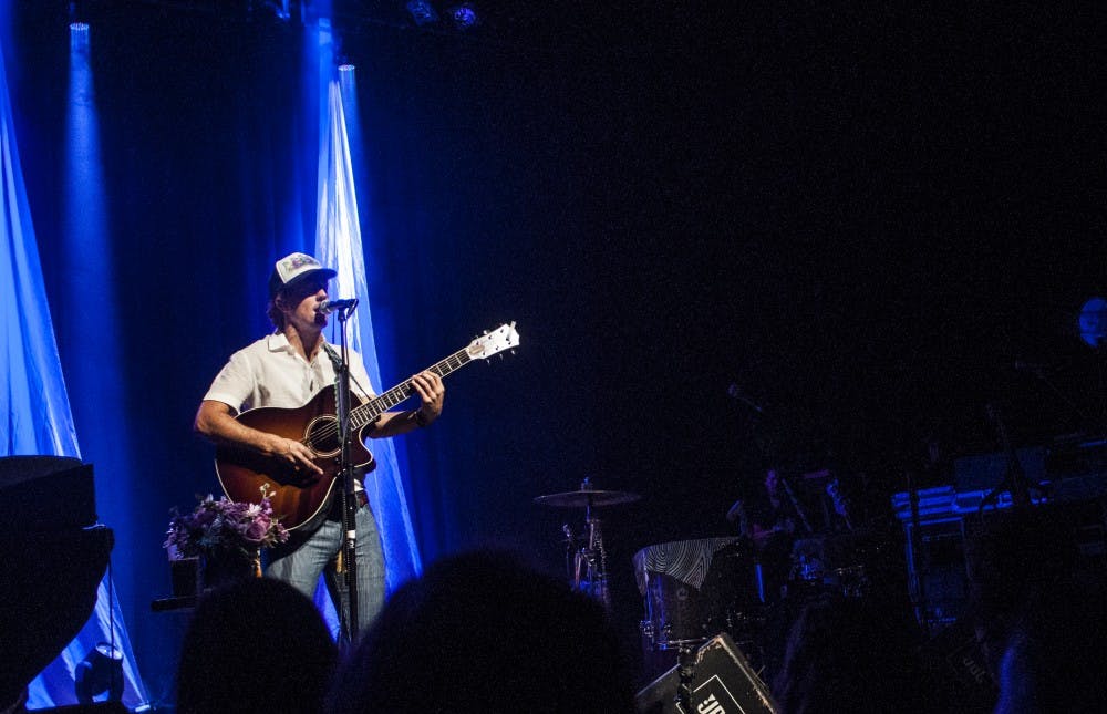 Fans gather around the stage to watch Jason Mraz play on Oct. 15. DN PHOTO JONATHAN MIKSANEK