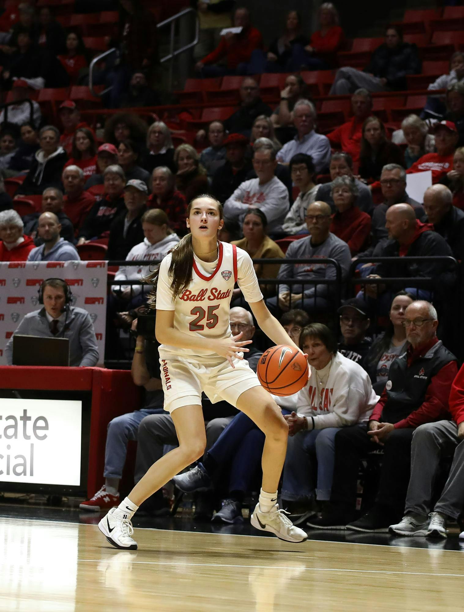 Sophmore Grace Kingery looks for basket before shooting ball. Nov. 24 at Worthen Arena. Kingery scored 12 points in the previous game, VS Cincinnati. Reagan Sexton-Godsey, DN