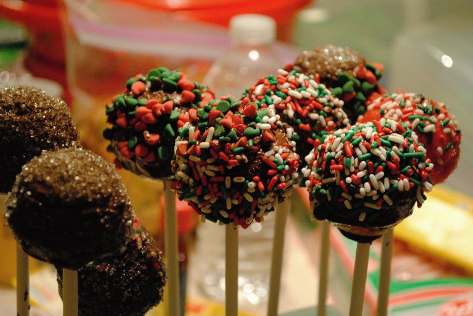 Holiday Cake Pops&nbsp;DN PHOTO SAMANTHA BRAMMER