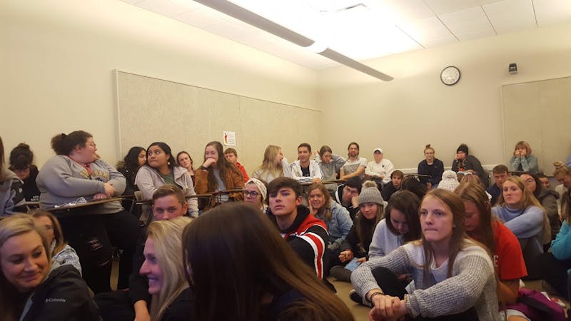 Students attend a presentation on alcohol and drug abuse hosted by Psi Chi and NAMI on Nov. 6 in the David Letterman Communication and Media Building. The event, “Actions Done Under the Influence,” was held to foster a discussion on addiction and to provide information when helping someone who is struggling with addiction. Evan Weaver, DN