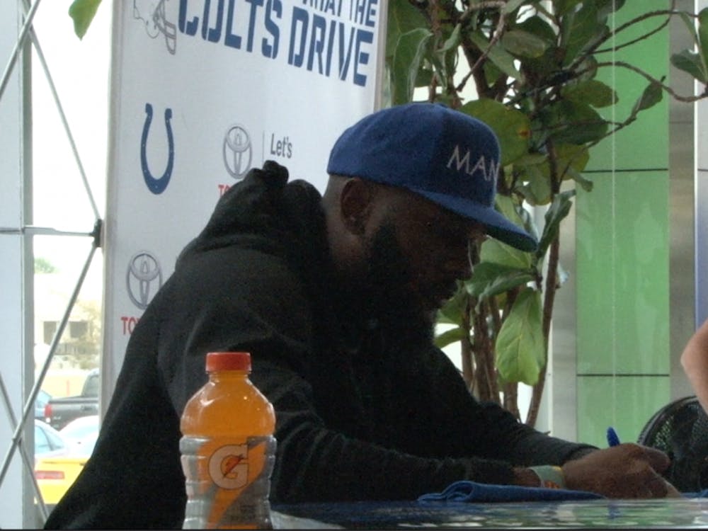 Linebacker Darius Leonard signed autographs for Colts fans at Toyota of Muncie on Tuesday, Oct. 15. 
