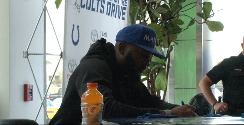 Linebacker Darius Leonard signed autographs for Colts fans at Toyota of Muncie on Tuesday, Oct. 15. 