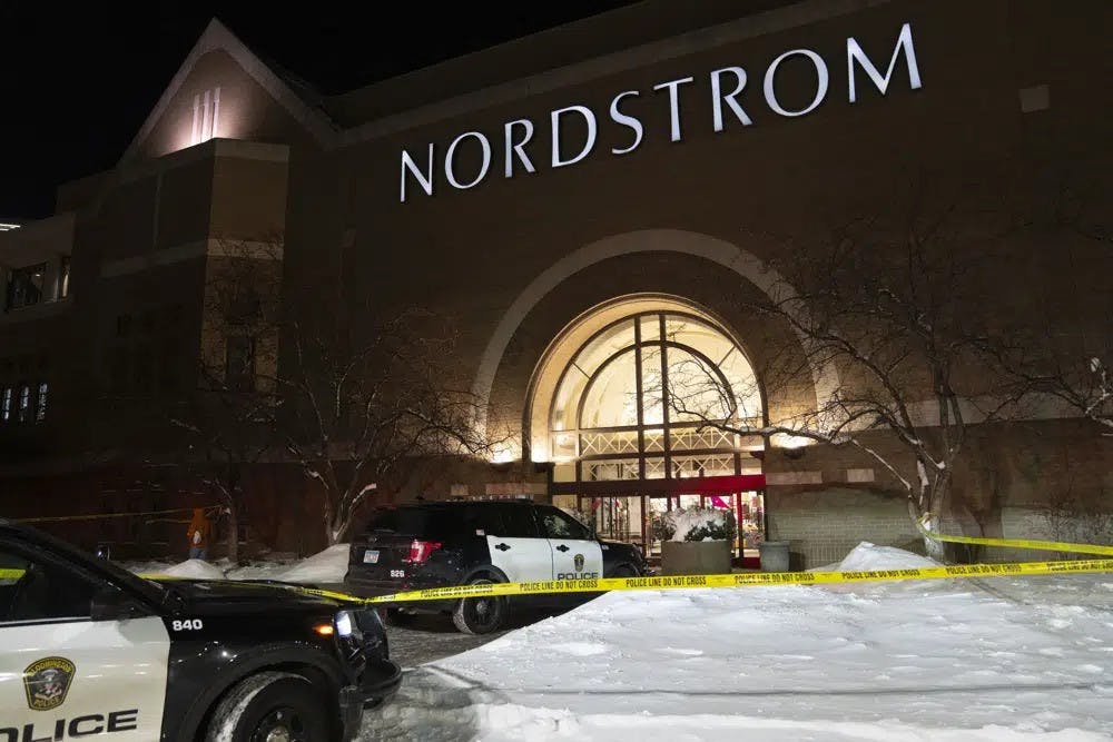 AP: 5 arrested in deadly shooting at Minnesota's Mall of America
