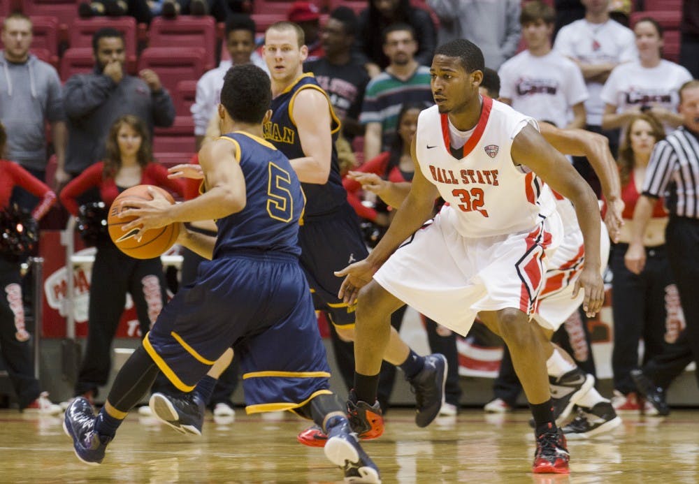 Senior guard Jesse Berry attempts to cover the Marion advance on Nov. 4. Ball State will take on Valparaiso Dec. 4. DN FILE PHOTO BREANNA DAUGHERTY