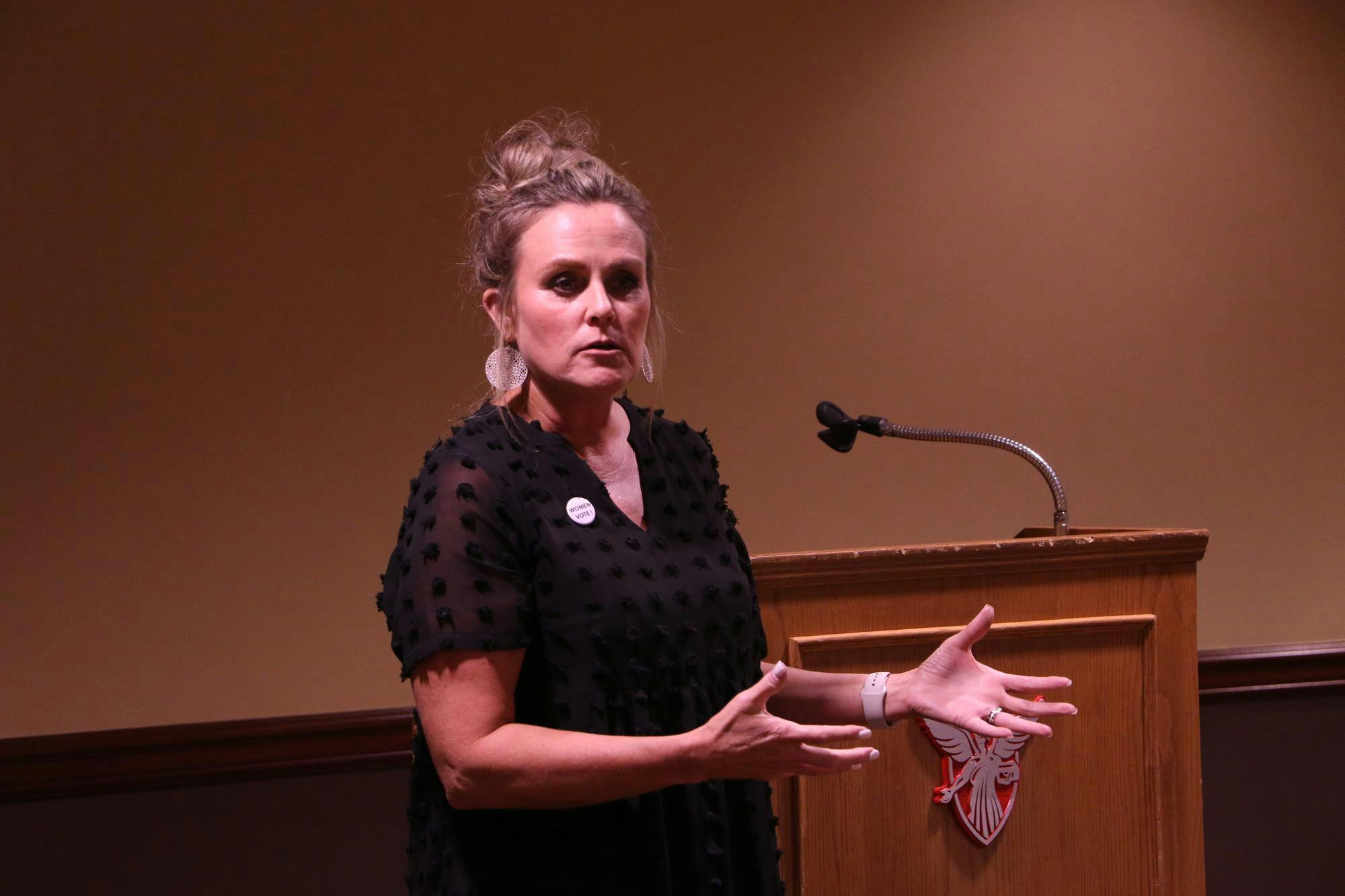 Democratic candidate for Governor Jennifer McCormick speaks to Ball State students at the L.A. Pittenger Student Center Sept. 27. McCormick previously served as Indiana's State Superintendent of Public Instruction from 2017 until 2021 as a Republican. Grayson Joslin, DN