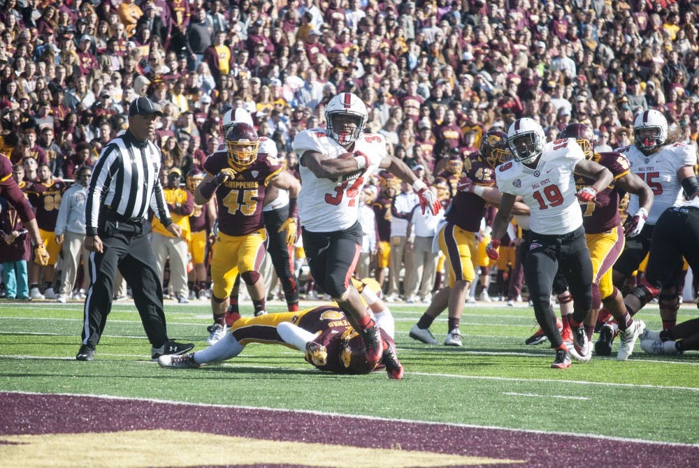 Sophomore Ball State running back James Gilbert scores his first touchdown of the day against Central Michigan. He finished with 141 rushing yards and 2 touchdowns in the 24-21 loss. DN//Colin Grylls