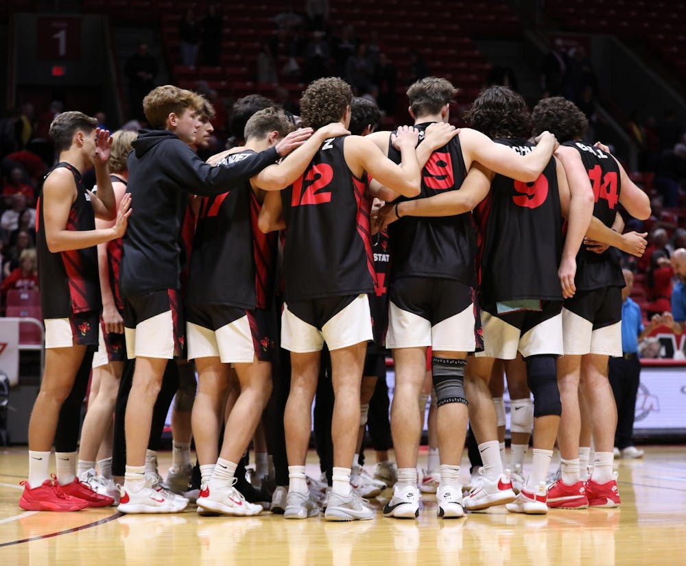 Ball State men's volleyball gathers to talk after their loss to Lindenwood April 18 at Worthen Arena. The Cardinals lost 3-2 against the Lions. Mya Cataline, DN