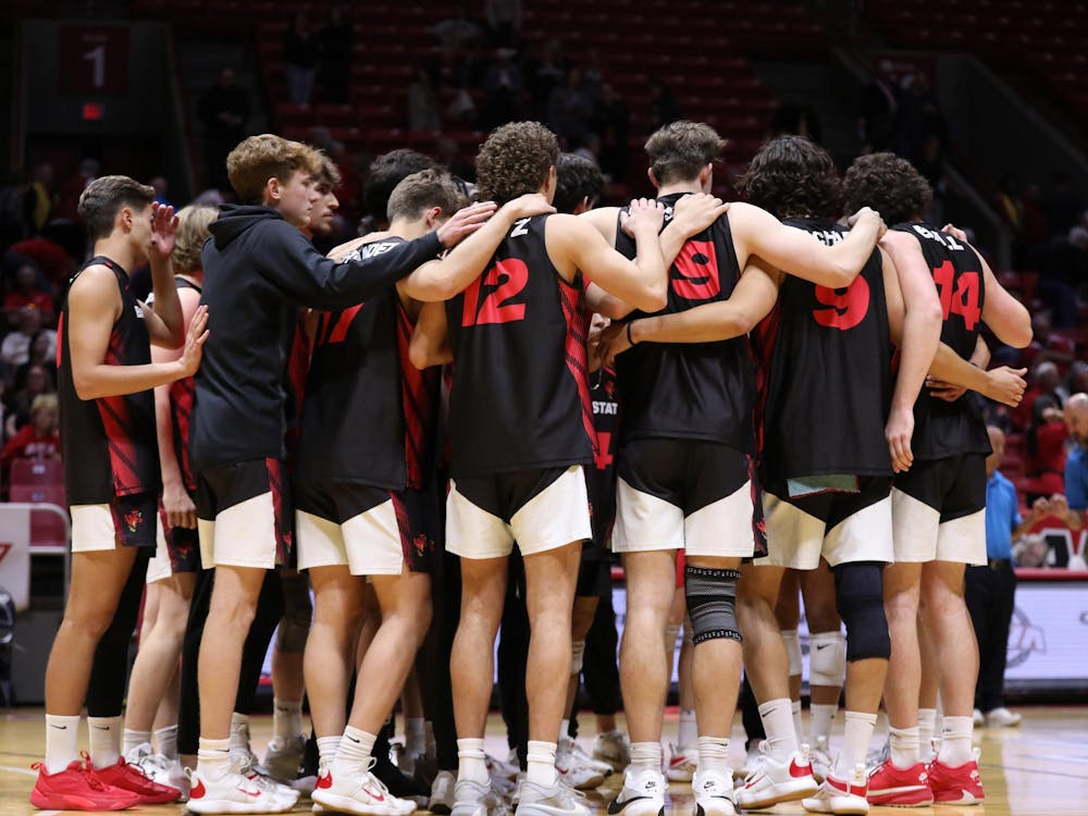 Ball State men's volleyball gathers to talk after their loss to Lindenwood April 18 at Worthen Arena. The Cardinals lost 3-2 against the Lions. Mya Cataline, DN