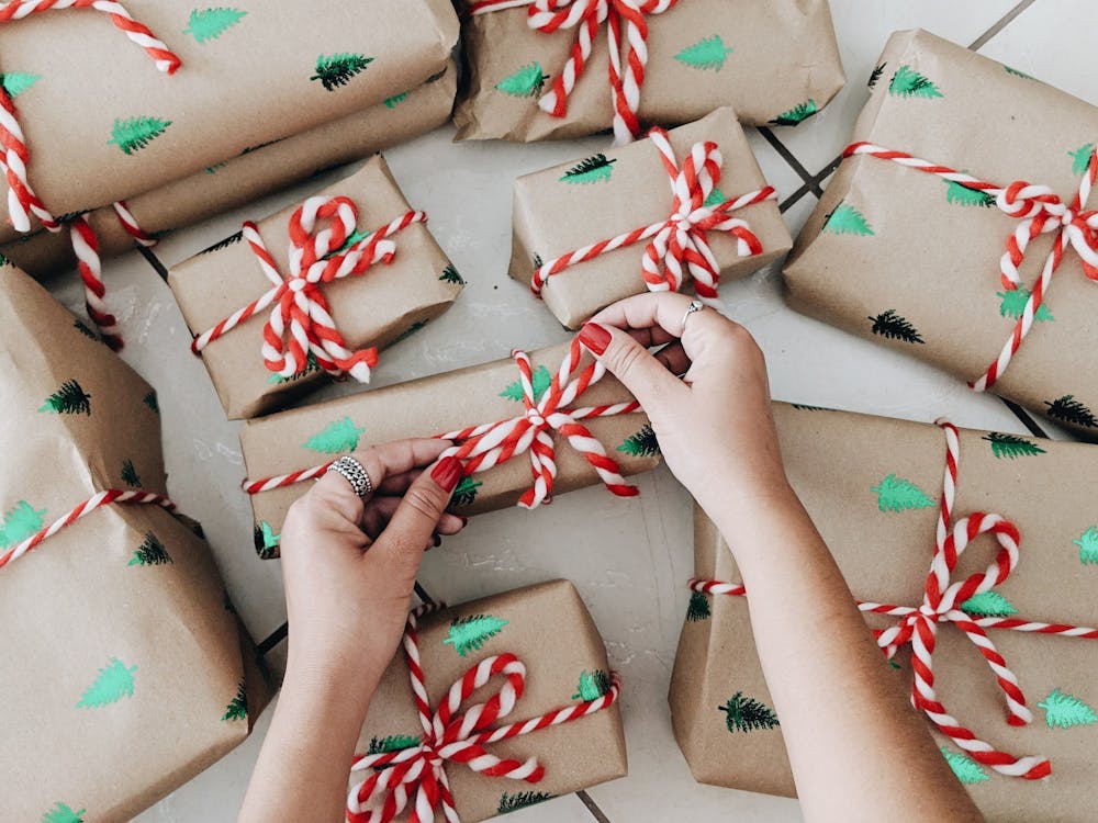 The time to buy gifts for our loved ones is sneaking up on us. For last minute Christmas shoppers, consider these 10 gifts to purchase for your friends and family, all under $20. Unsplash, Photo Courtesy