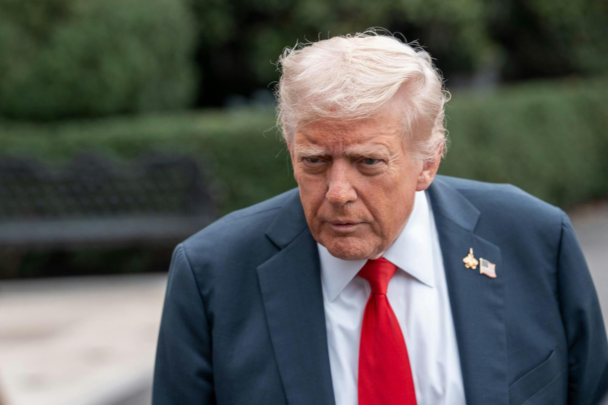 September 30, 2025, Washington, Dc, United States: President DONALD TRUMP departs the White House for a quick flight to Quantico, VA where he will meet with a gathering of generals and admirals on September 30, 2025. (Credit Image: © Andrew Leyden/ZUMA Press Wire)