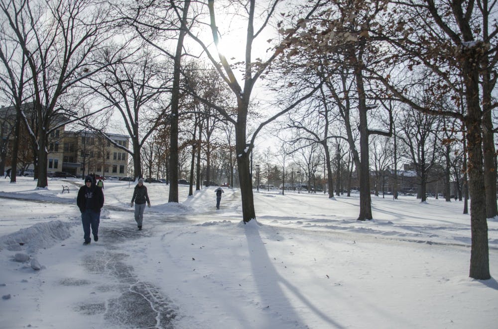 Students walk through the Quad on Jan. 7 at Ball State. DN PHOTO BREANNA DAUGHERTY