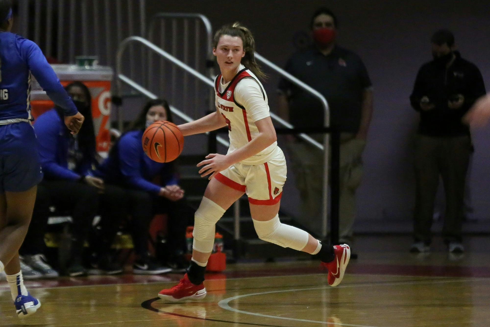 Freshman Ally Becki dribbles the ball on Feb. 16, at Worthen Arena. The Cardinals fell to the Bulls, 67-62. Madelyn Guinn, DN