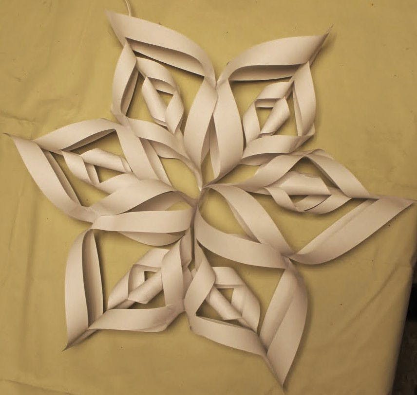 3-D paper snowflake&nbsp;DN PHOTO SABRINA SCHNETZER
