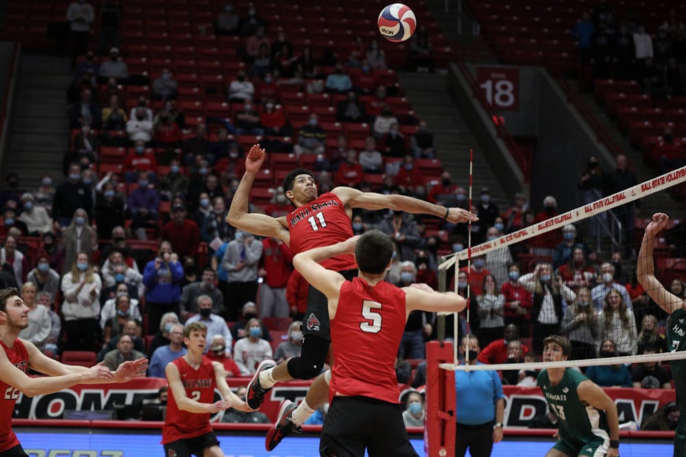Men's Volleyball Sweeps No. 6 Lewis In MIVA Opener - Ball State University  Athletics