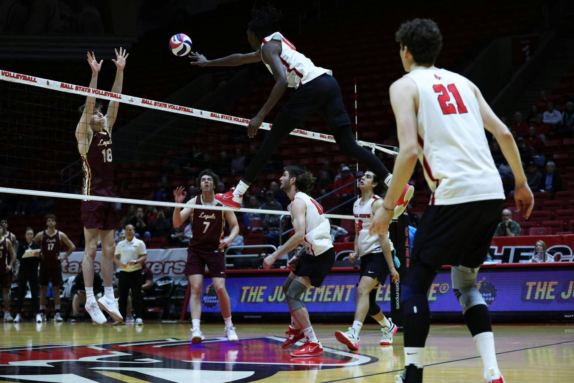 Junior outside hitter Tinaishe Ndavazocheva spikes the ball against Loyola Univeristy Chicago Feb. 1 at Worthen Arena. Ndavazocheva scored 20 points in the game. Mya Cataline, DN