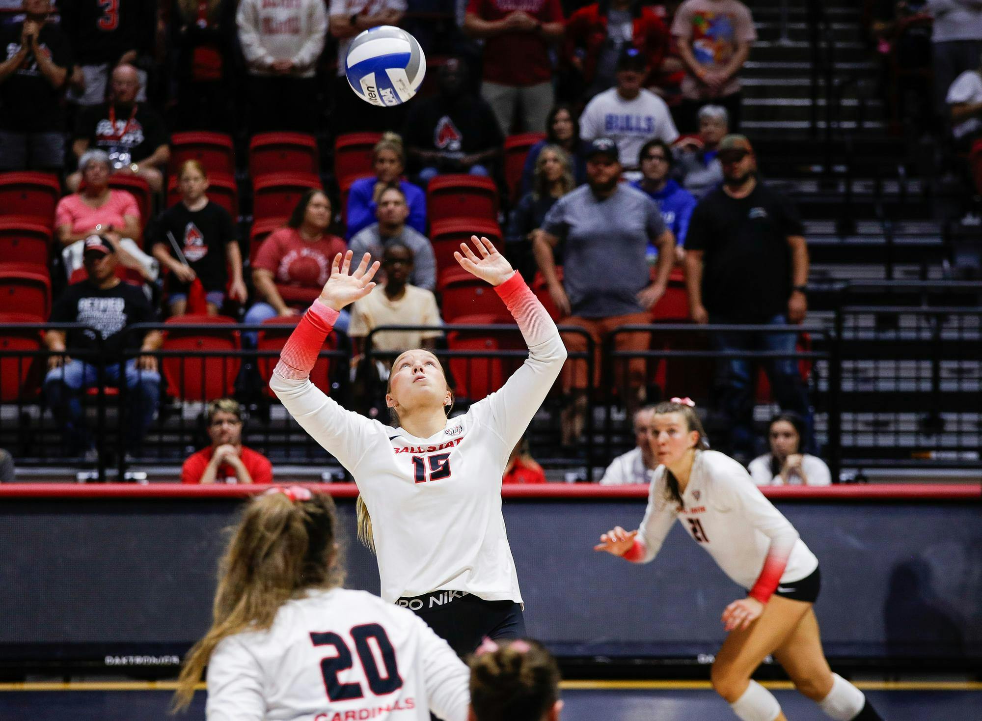 Senior setter Megan Wielonski sets the ball against Buffalo Oct. 12 at Worthen Arena. Wielonski had 13 digs in the game. Andrew Berger, DN 