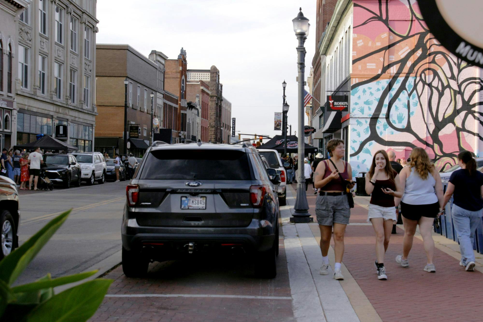The scene of downtown Muncie, Ind. during the First Thursday community event Oct. 2. Katherine Hill, DN