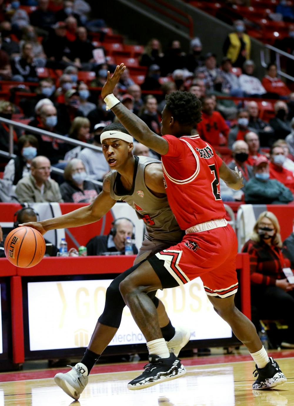 Redshirt-junior forward Miryne Thomas dribbles the ball against Northern Illinois on Feb. 15, at Worthen Arena. Thomas scored 11 points during the game. Amber Pietz, DN