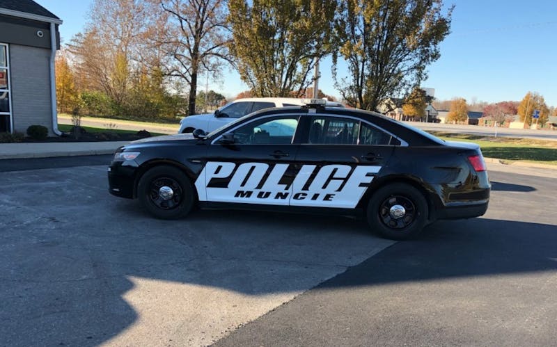 Muncie police were called to the First Merchants Bank near Indiana 32 and Country Club Road on Nov. 29, 2017. Andrew Smith, DN