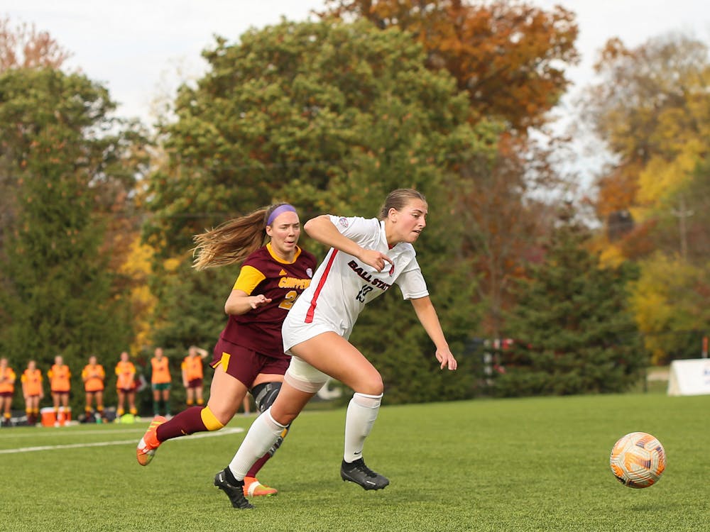 Sophomore defender Sami Bird takes the ball upfield against Central Michigan Oct. 26 at Briner Sports Complex. Bird played 51 minutes in the game. Andrew Berger, DN