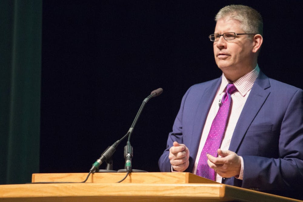 John Anderson addresses the crowd during his speech on March 23. Anderson came to the John R. Emens Auditorium as part of the Letterman Lecture Series. Briana Hale // DN