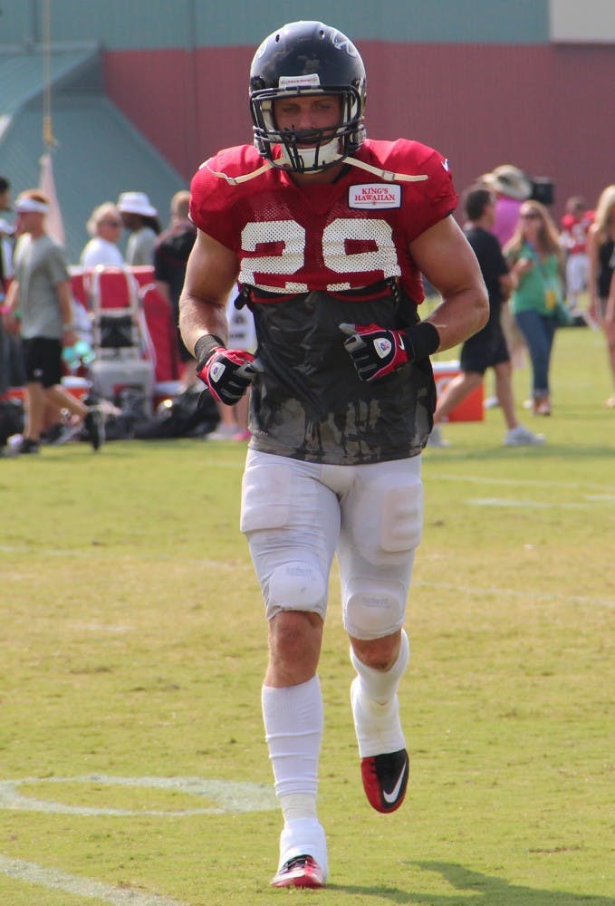 Sean Baker takes part in practice during his stint with the Atlanta Falcons. Baker was released by the Falcons after training camp, and the Colts signed Baker to the practice squad on Oct. 29. PHOTO COURTESY OF WIKIMEDIA COMMONS