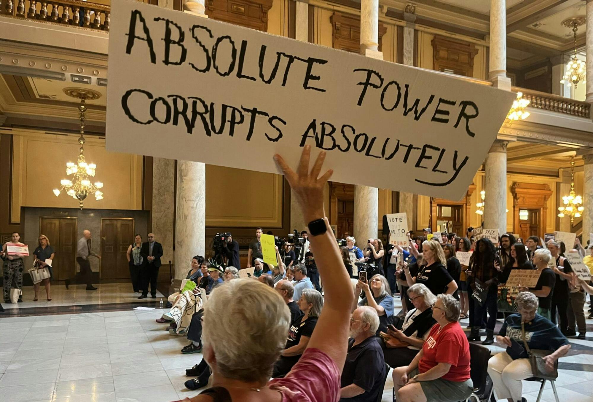  Protesters gather at the Indiana Statehouse on Thursday, Aug. 7, 2025, to counter a proposal from Vice President JD Vance to redistrict Indiana mid-cycle. (Whitney Downard/Indiana Capital Chronicle)
