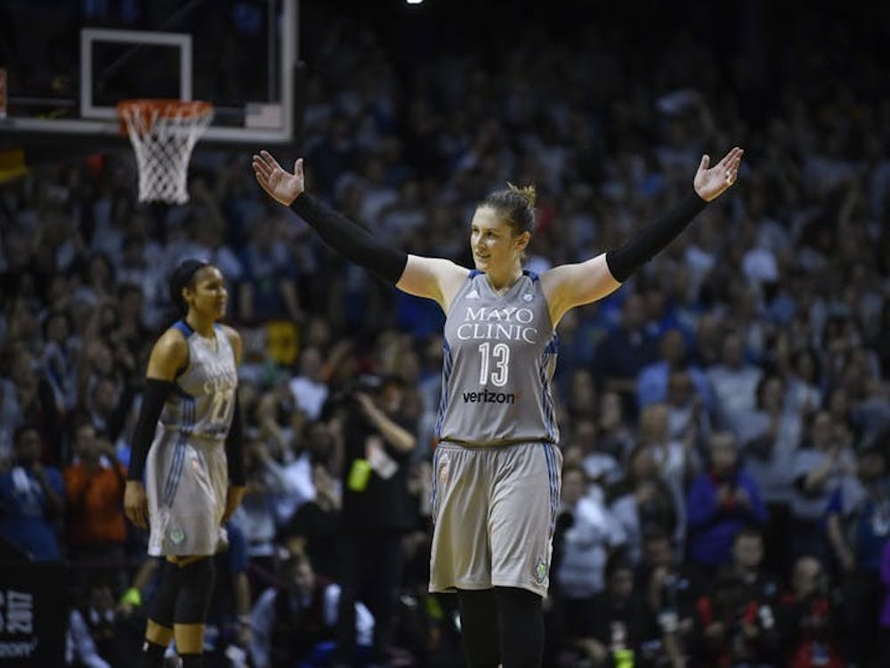 Lindsay Whalen acknowledges the crowd in the final seconds of Game 5 of the WNBA Finals against the Los Angeles Sparks in October 2017 at Williams Arena. The Lynx won the game, 85-76, to claim their fourth WNBA championship. (Star Tribune, TNS) 