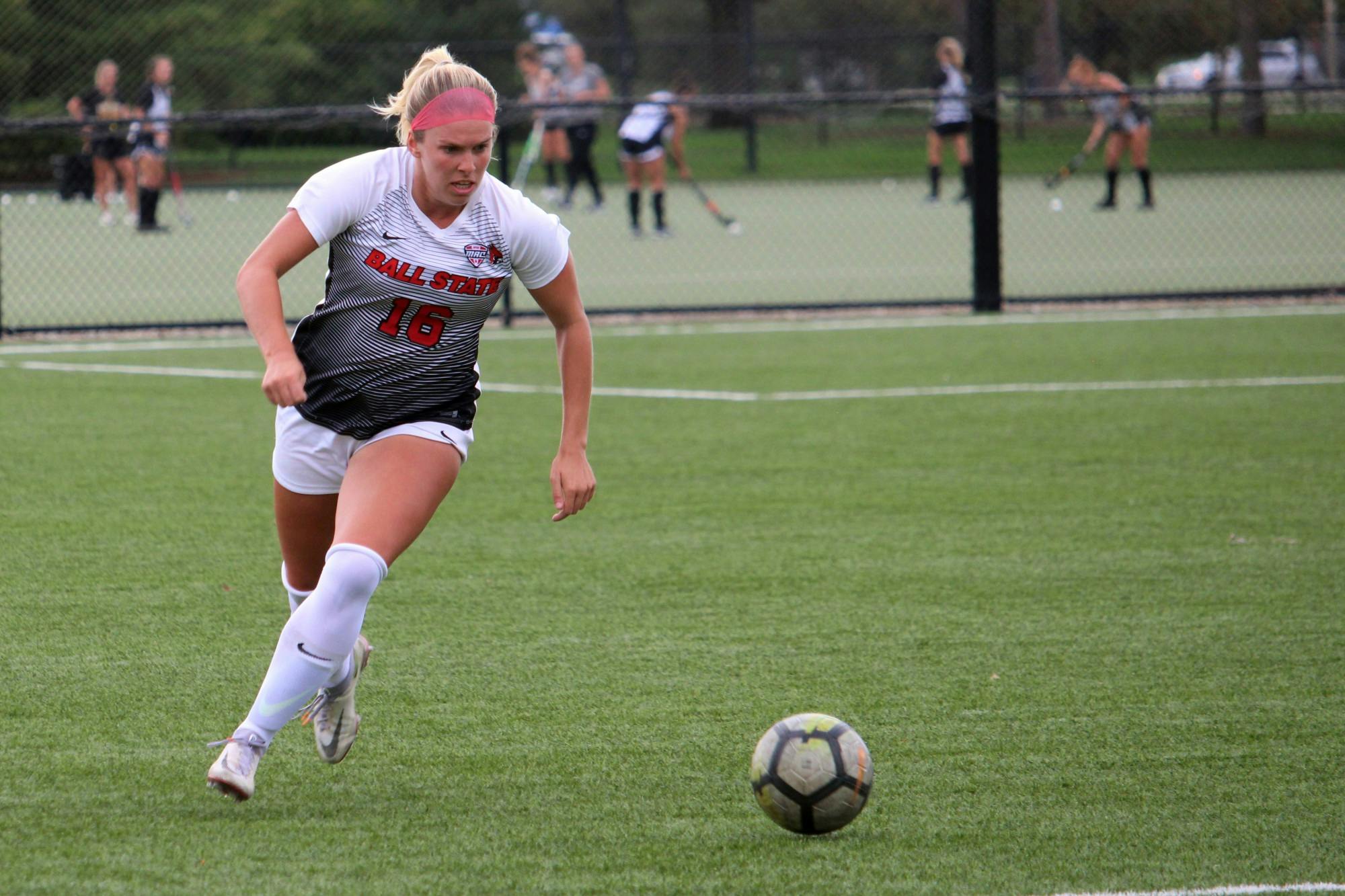 Graduate student Melissa Diceman runs after the ball against Bowling Green on Oct. 7, 2021, at Briner Sports Complex in Muncie, IN. Amber Pietz, DN
