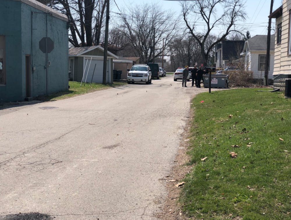 <p>Ball State University Police and Indiana State Police responded to the area of North Reserve and West North streets for reports of a possible meth lab Wednesday, April 11, 2018. Indiana State Police removed the lab. <strong>Andrew Smith, DN Photo</strong></p>