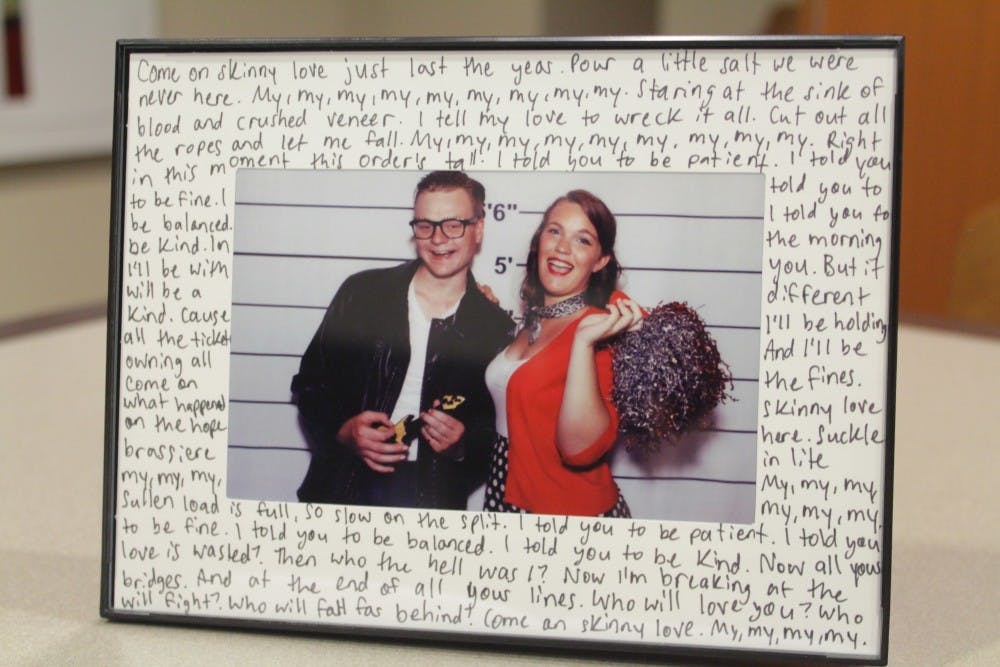 Do-it-yourself&nbsp;picture frames are just one gift idea you can use for Valentines Day. &nbsp;Other options are pillow cases or 'I heart you' photos.