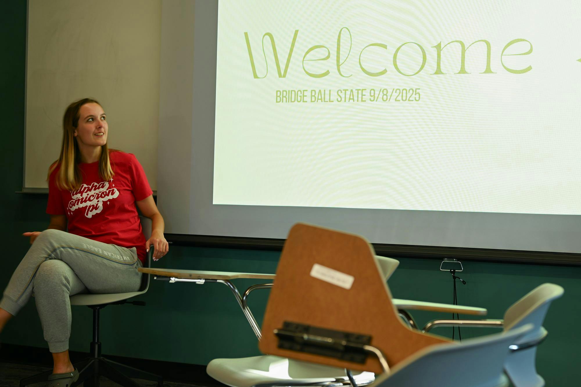 Senior science education major Rileigh Lancaster initiates the first Bridge Ball State Meeting Sept. 8 in the Architecture Building. Lancaster acts as the president of the club. Ryan Fleek, DN