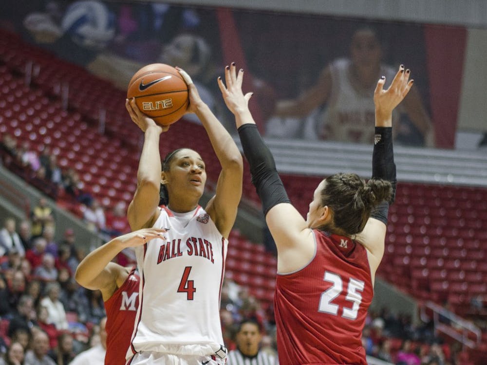 Senior guard Nathalie Fontaine set a new school record with 43 points on Dec. 21 against University of Evansville. Over the break, the women’s basketball team went 4-1 to improve their record to 10-4. DN PHOTO BREANNA DAUGHERTY