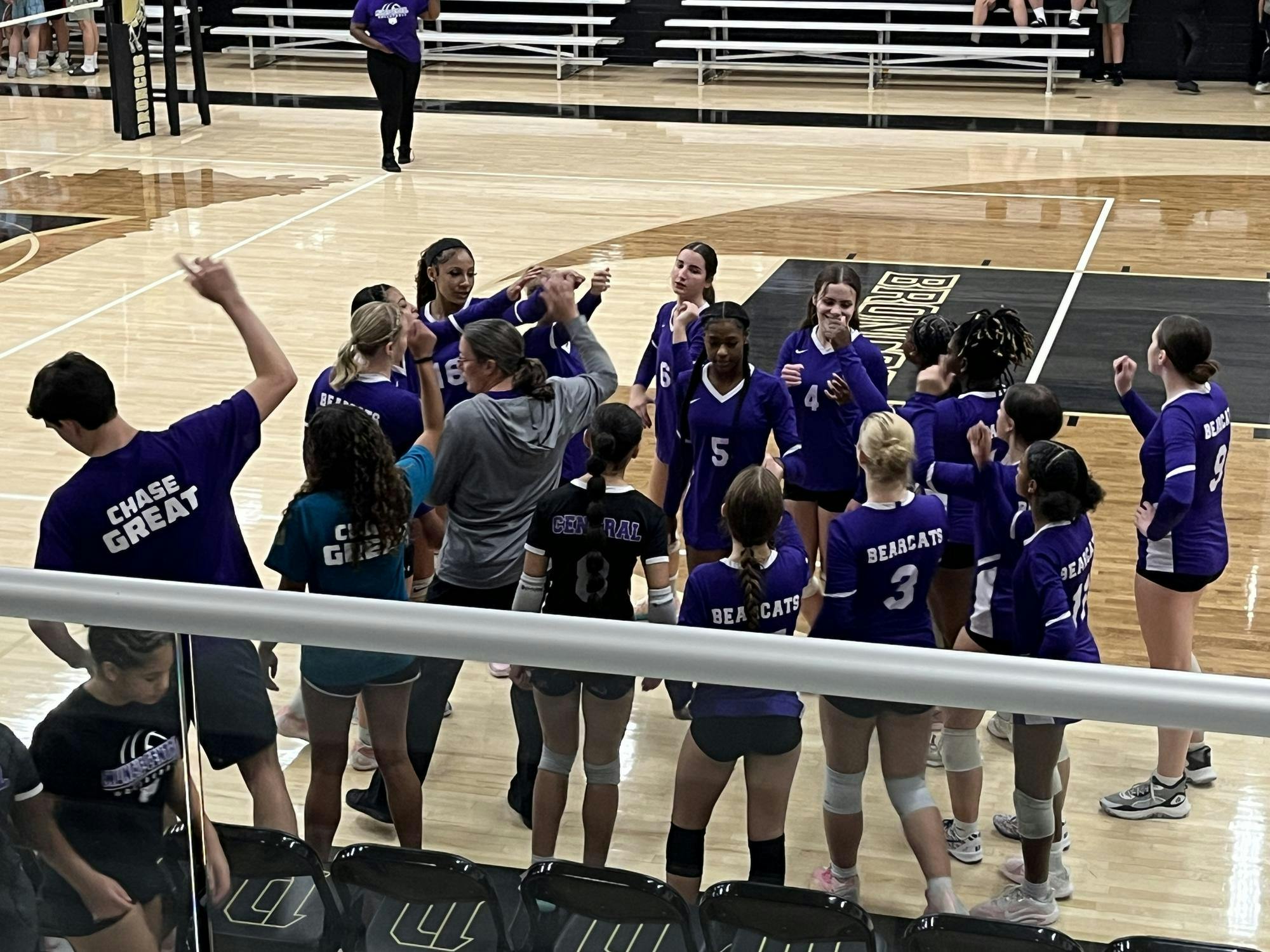  The team huddles up as a team before the match with the Daleville Lady Broncos. The team would go on to score 57 kills across five sets. PHOTO BY EVAN SHOTTS.
