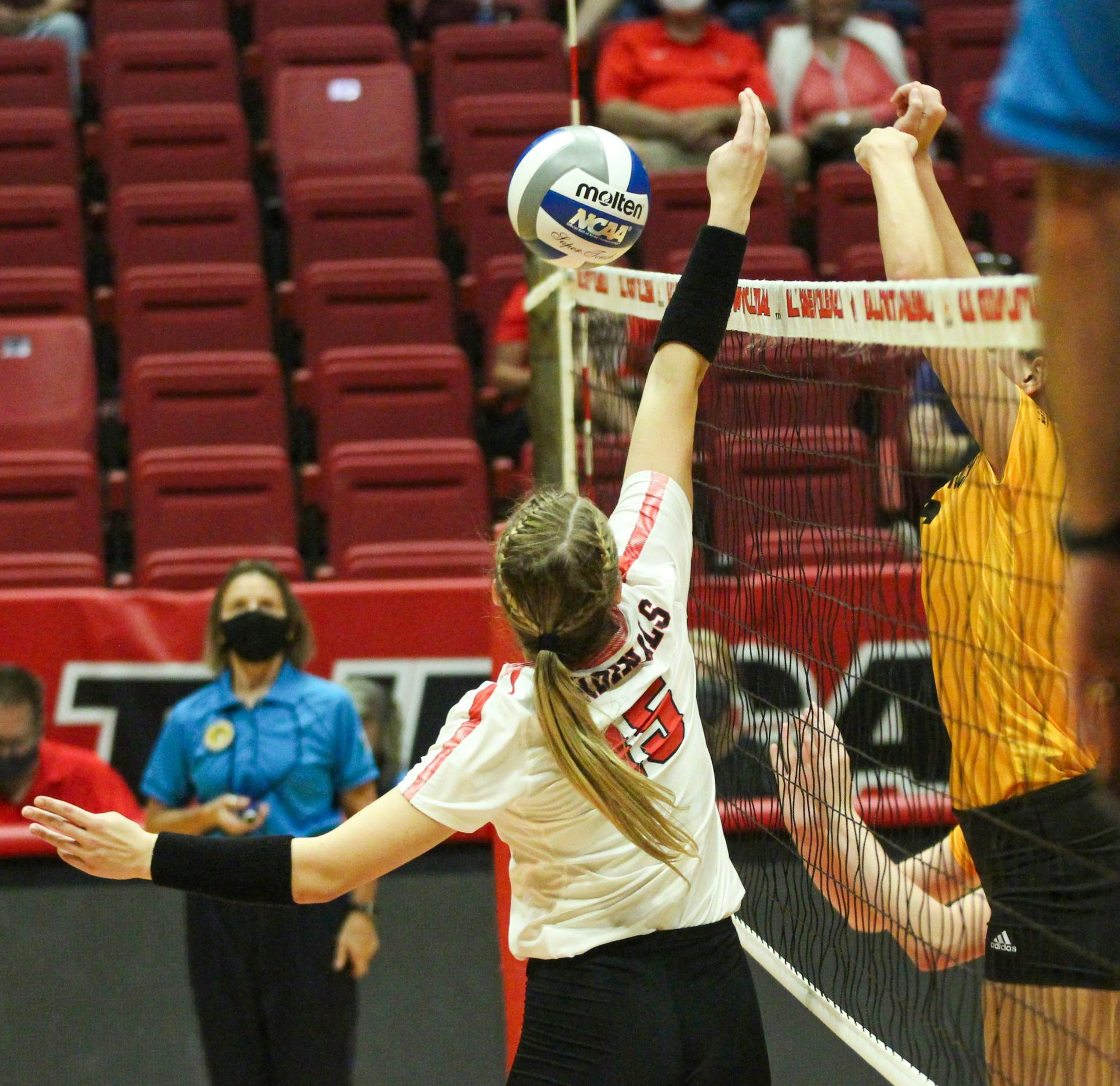 Freshman setter Megan Wielonski attempts to block the ball against Northern Kentucky in Worthen Arena Sept. 17. Wielonski is one of two freshmen on the team. Jacy Bradley, DN