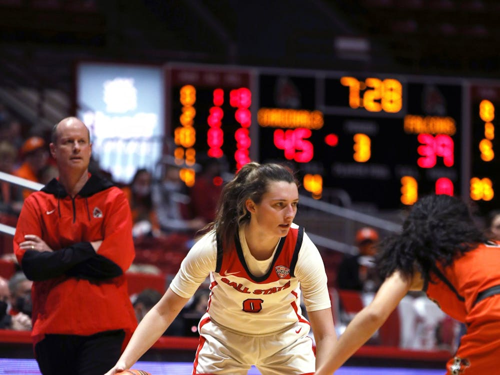Freshman Ally Becki dribbles the ball on the court against Bowling Green on Feb. 5, 2022, at Worthen Arena in Muncie, IN. Becki had 9 rebounds during the game. Amber Pietz, DN